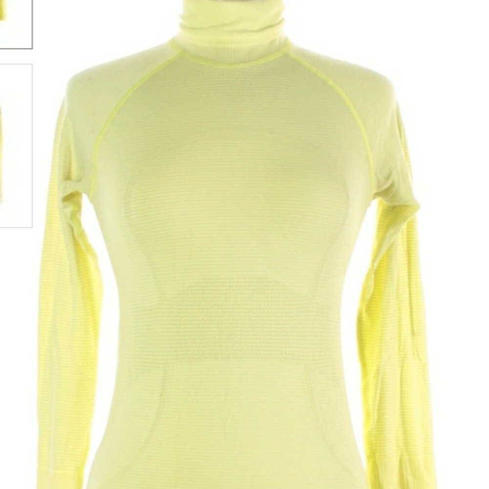 Lululemon swiftly turtleneck